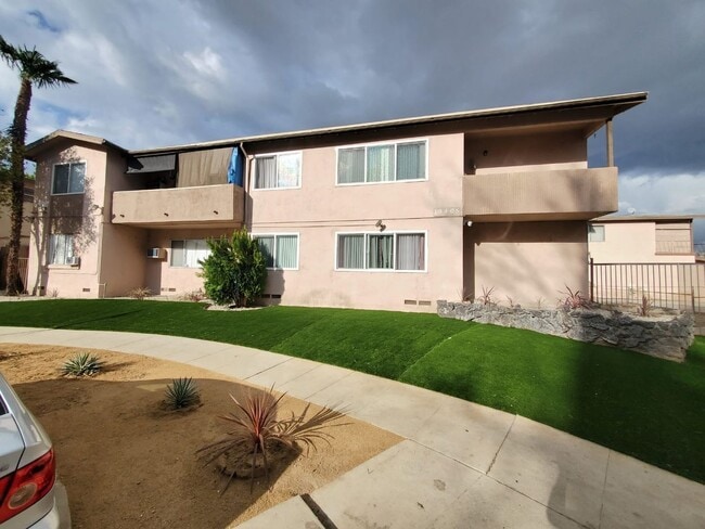 Foto del edificio - 19405 Haynes St