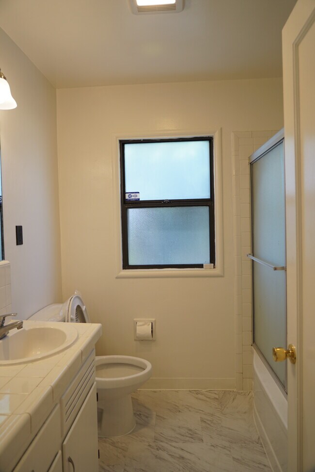 Foto del edificio - 15046 Norton St