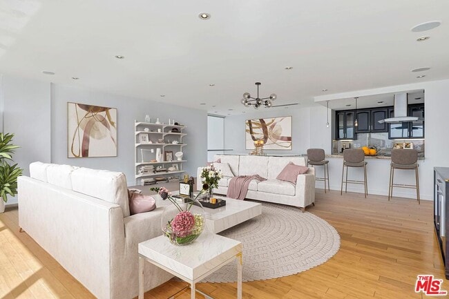 Building Photo - 2222 Ave of the Stars