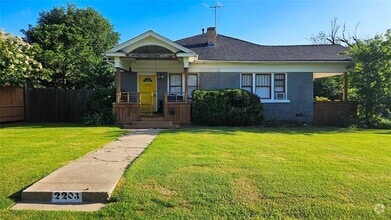 Building Photo - 2203 N Barnes Ave