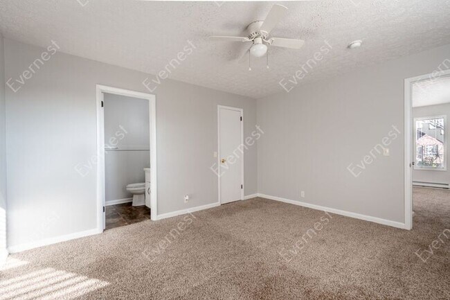 Foto del edificio - 1059 Woods Ferry Rd