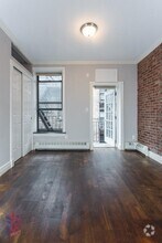 Building Photo - 219 E 28th St