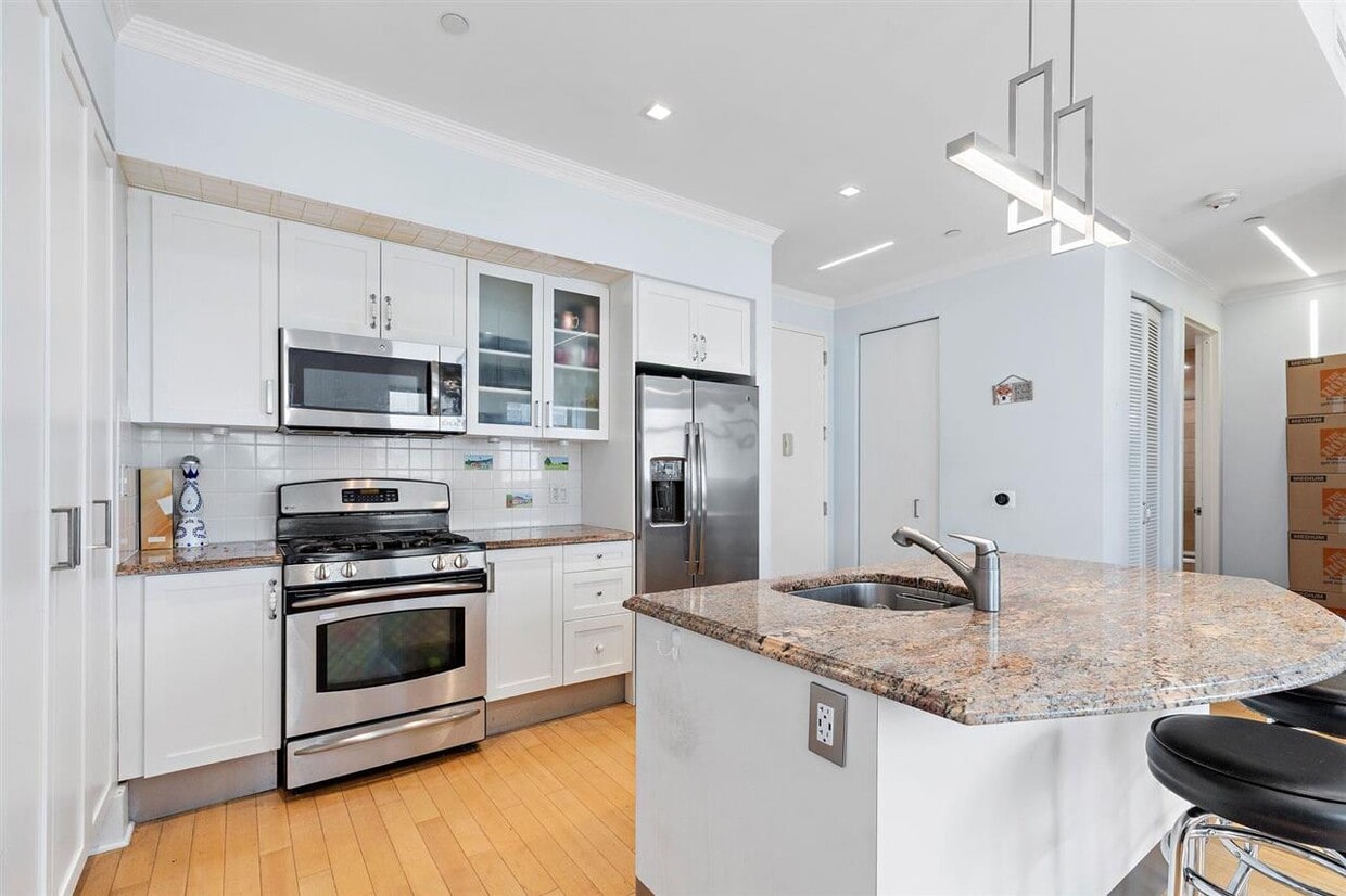 Primary Photo - 4 Beacon Way