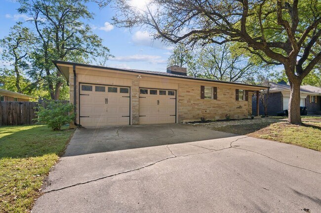 Building Photo - 3605 Jeanette Dr