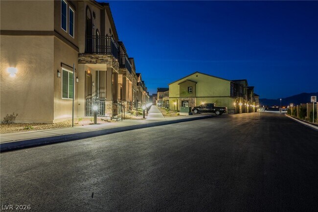 Foto del edificio - 6444 Spring Jog St