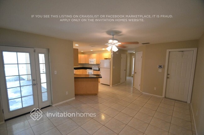 Building Photo - 130 NE Madison Cir N