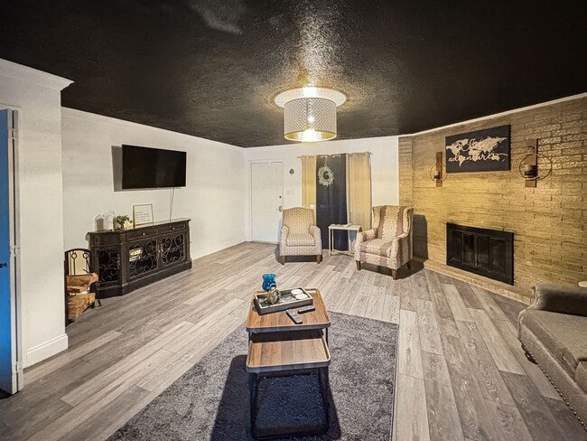Foto del edificio - 3311 N Vista Dr
