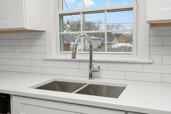 Foto del edificio - 7318 113th St