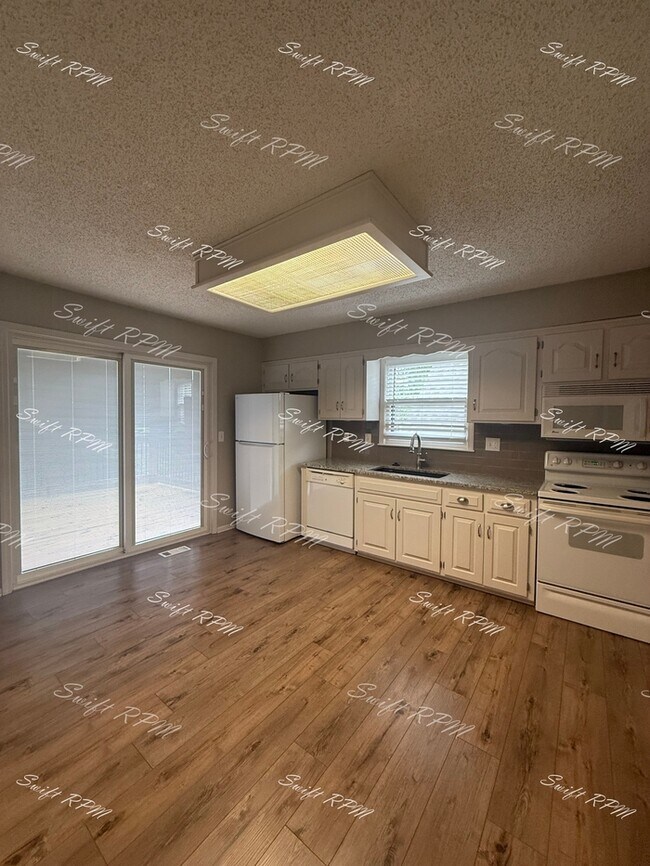 Foto del edificio - 12703 W 66th Terrace