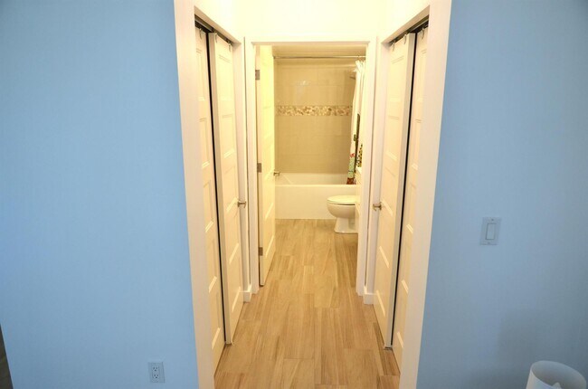 Building Photo - 720 S Sapodilla Ave
