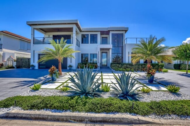 Foto del edificio - 1161 Pine Point Rd