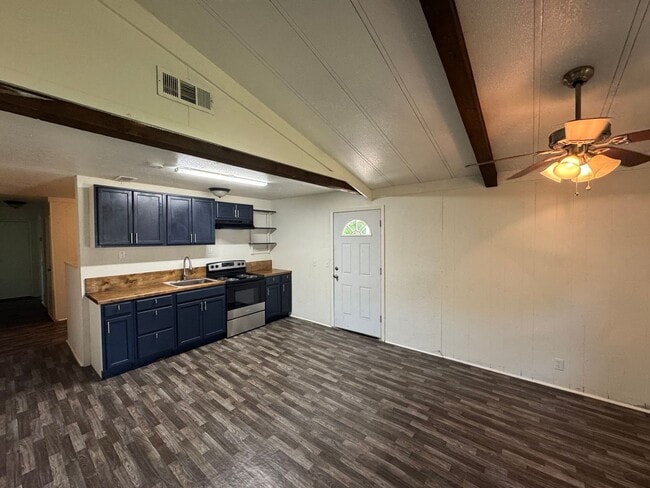 Building Photo - For Rent: Updated 3BR/2BA Home with Large ...