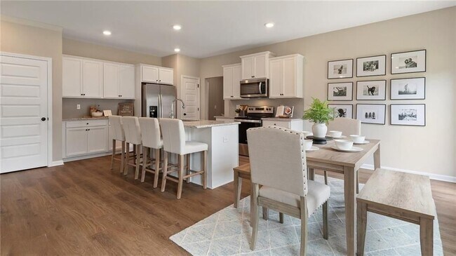 Foto del edificio - 4830 Elm Leaf Dr