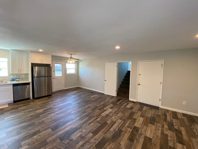 Building Photo - Peaceful and Spacious Rural Property for Rent