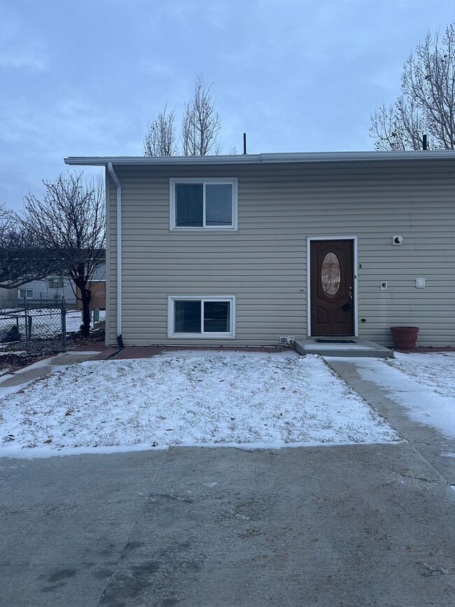 Building Photo - 380 Shoshone Ave