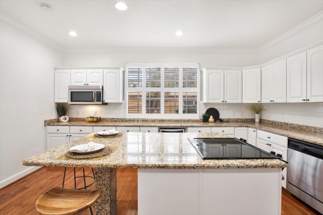 Building Photo - 3006 W Julia St