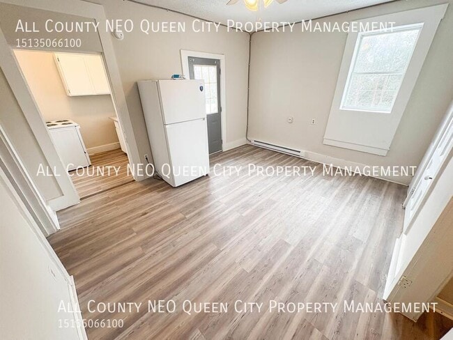 Building Photo - 499 S Detroit St