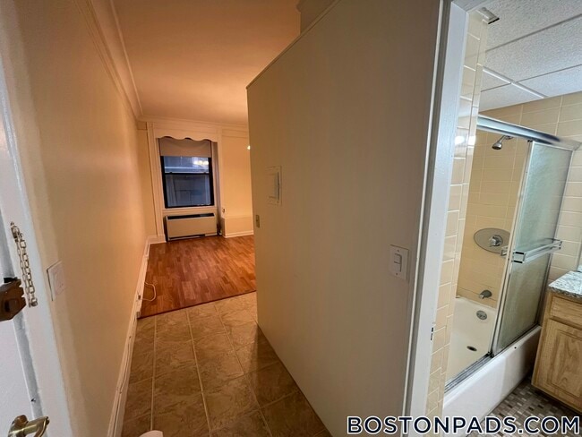 Building Photo - 62 Boylston St