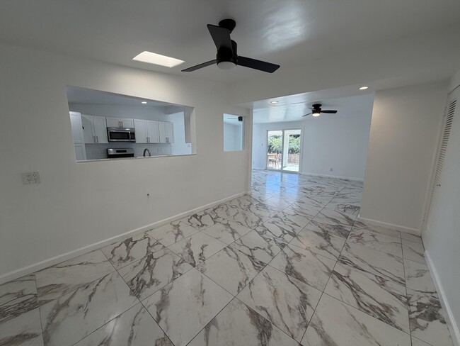 Foto del edificio - 12811 Catalpa Ave