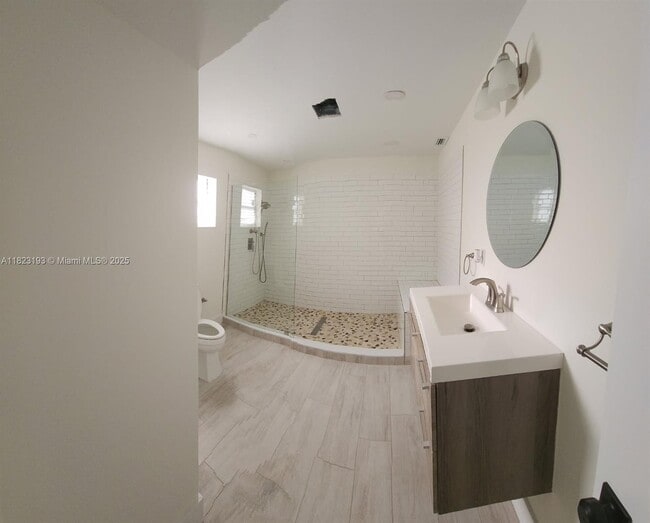 Foto del edificio - 865 W 72nd Pl