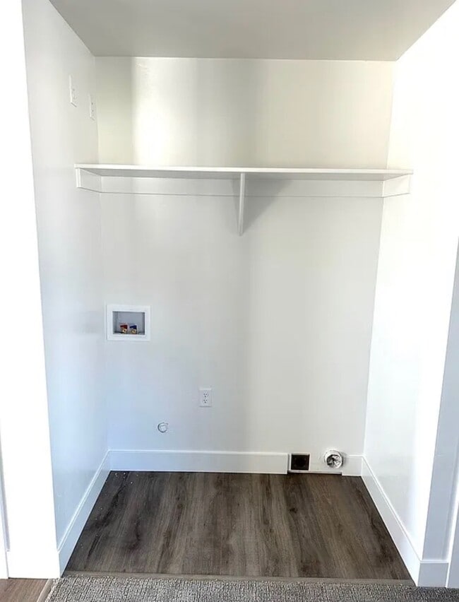 Building Photo - 5963 N Freedom Rd