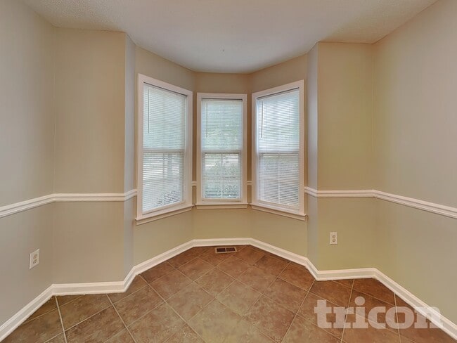 Building Photo - 153 Clear Brook Trail