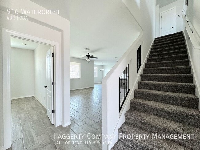 Building Photo - 916 Watercrest-