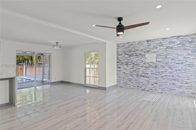 Foto del edificio - 7913 NW 72nd Ave