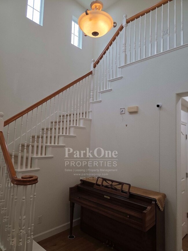 Foto del edificio - Beautiful 4 Bed 2.5 Bath Cul-de-Sac Home in San Ramon