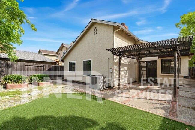 Building Photo - 3424 Lowther Way