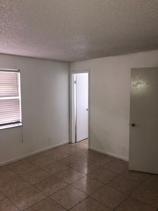 Building Photo - 95 NE 41St M-199 , Oakland Park FL , 33334