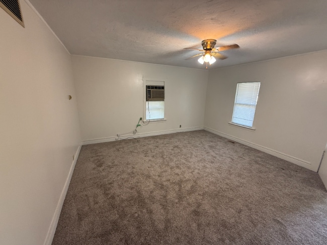 Foto del edificio - 406 E 17th St