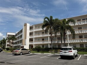 Building Photo - 4043 Cornwall C