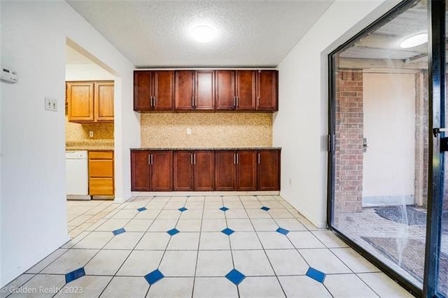 Building Photo - 4009 N Garland Ave