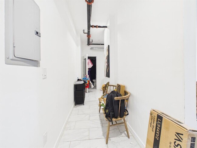 Foto del edificio - 1010 W 26th St