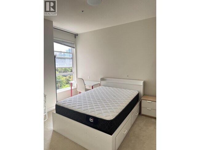 Photo du bâtiment - 5983 Gray Ave