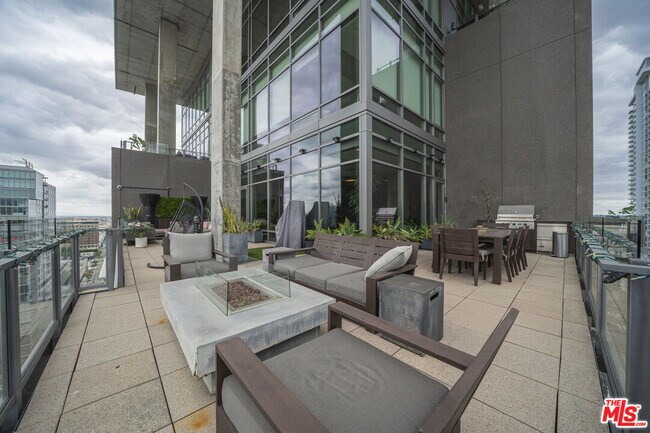 Foto del edificio - 1100 S Hope St