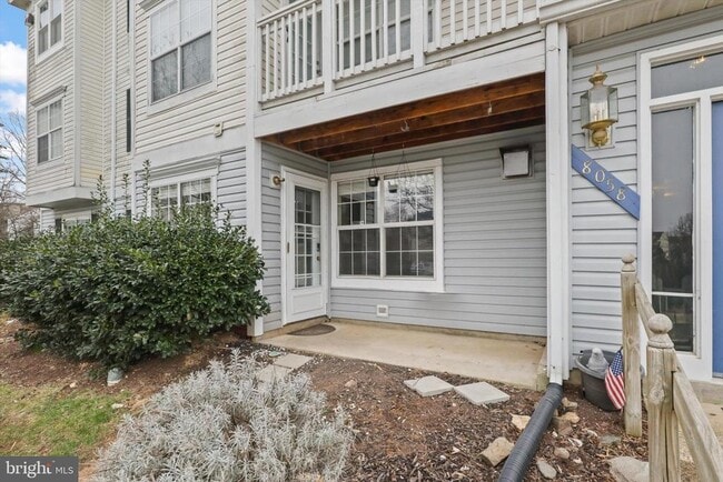 Building Photo - 8058 Lisle Dr