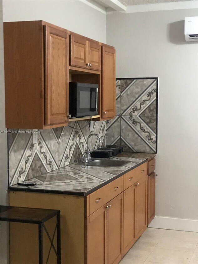 Foto principal - 9710 NW 24th Ct