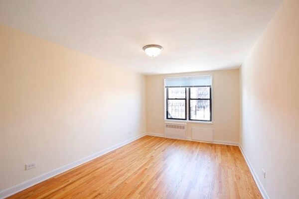 Foto principal - 2852 Coyle St