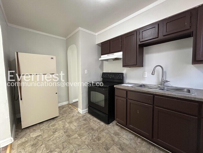 Foto del edificio - 4877 Norwich Pl