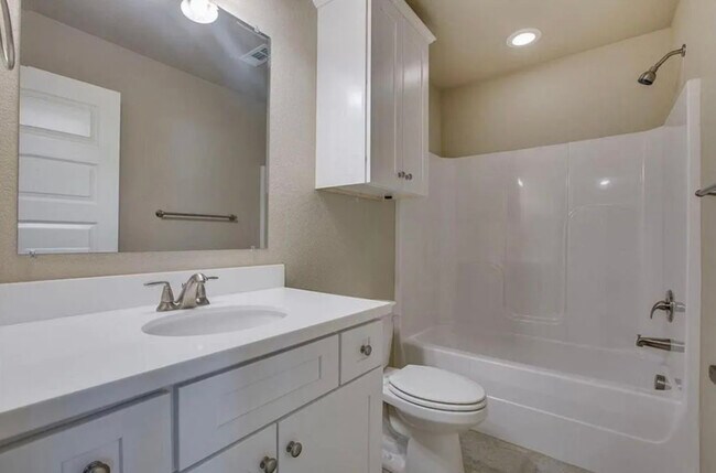 Foto del edificio - 1586 - 1610 N Wish Ln
