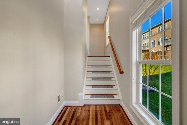 Foto del edificio - 6830 Hartzell Hill Ln