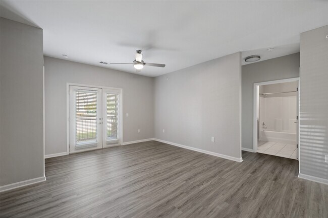 Building Photo - 4101 5th Ave