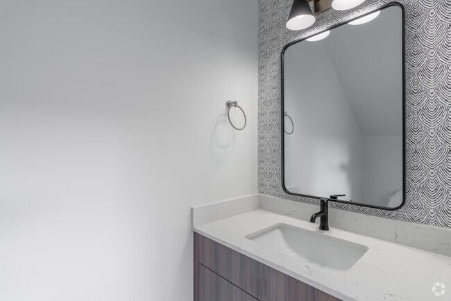 2BR, 2.5 BA - 1016SF - Bathroom - Parkside