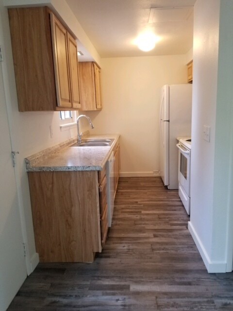 new Kitchen cabinets - 475 White Cloud Dr
