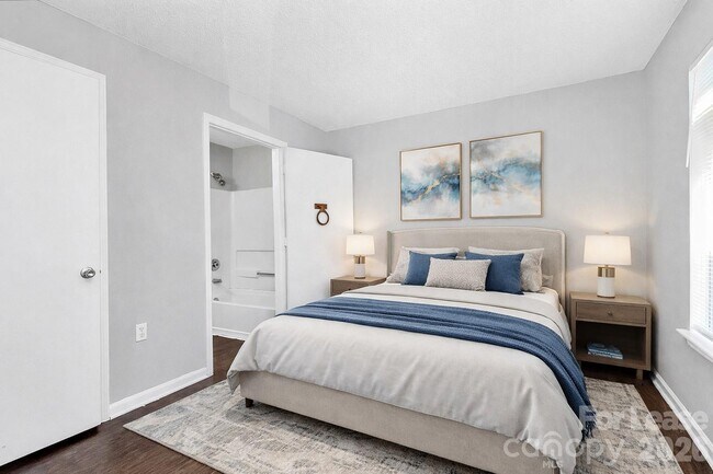 Foto del edificio - 10008 Graduate Ln