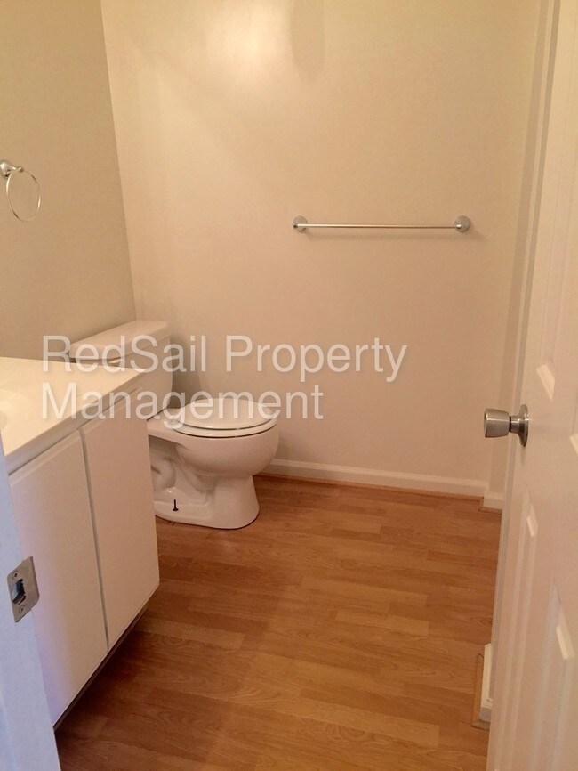 Foto del edificio - 528 Pineland Cir
