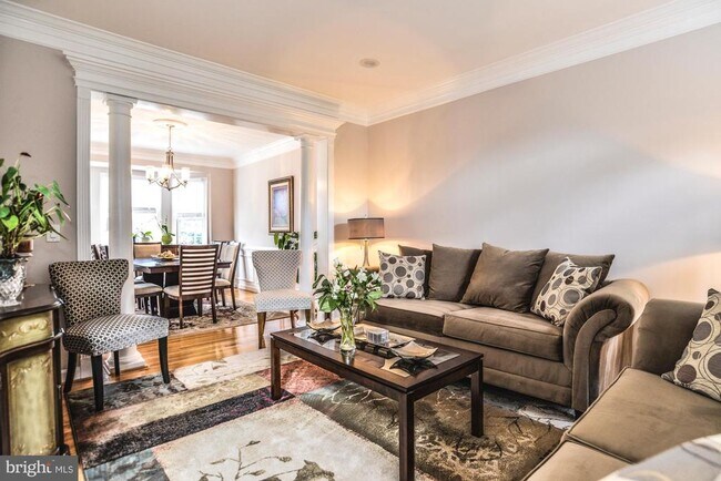 Foto del edificio - 8159 Silverberry Way