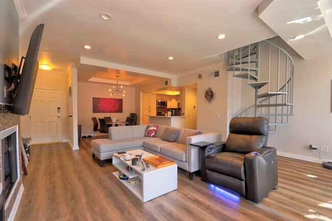 Building Photo - 14960 Dickens St